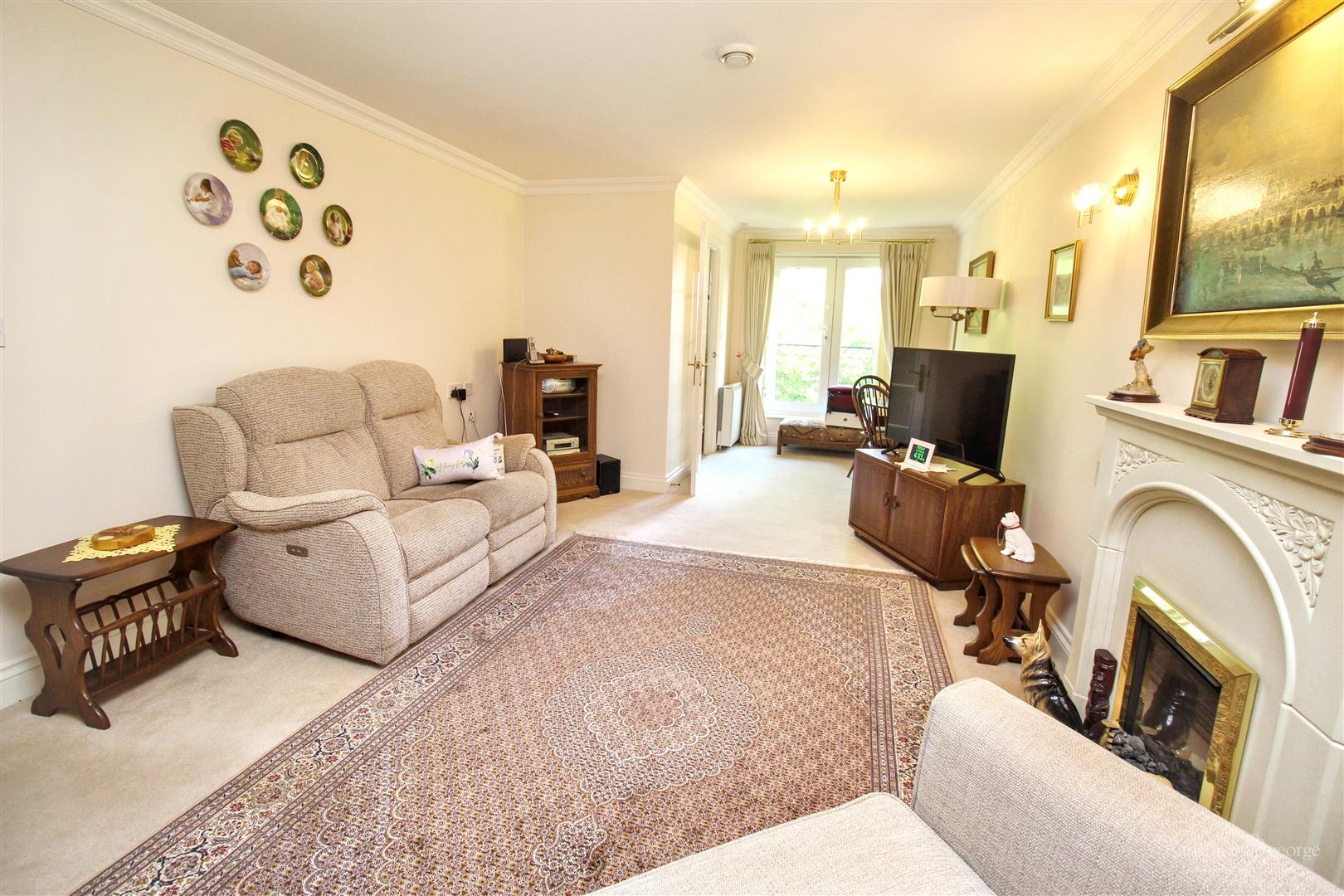 2 bed property in Bath Road, Reading